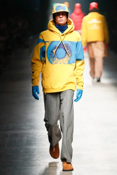 Look 30